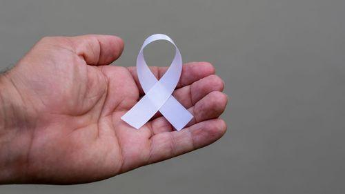 Janeiro Branco: campanha alerta para crise de saúde mental; MDMA pode ser alternativa terapêutica