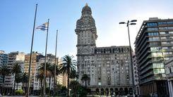 Uruguai estuda liberar venda de cannabis para turistas e não residentes para combater mercado ilegal