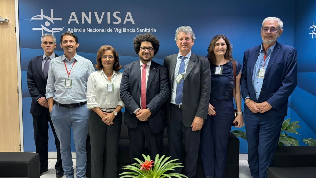 Anvisa e Embrapa avaliam autorização para pesquisa com cannabis no Brasil, durante reunião