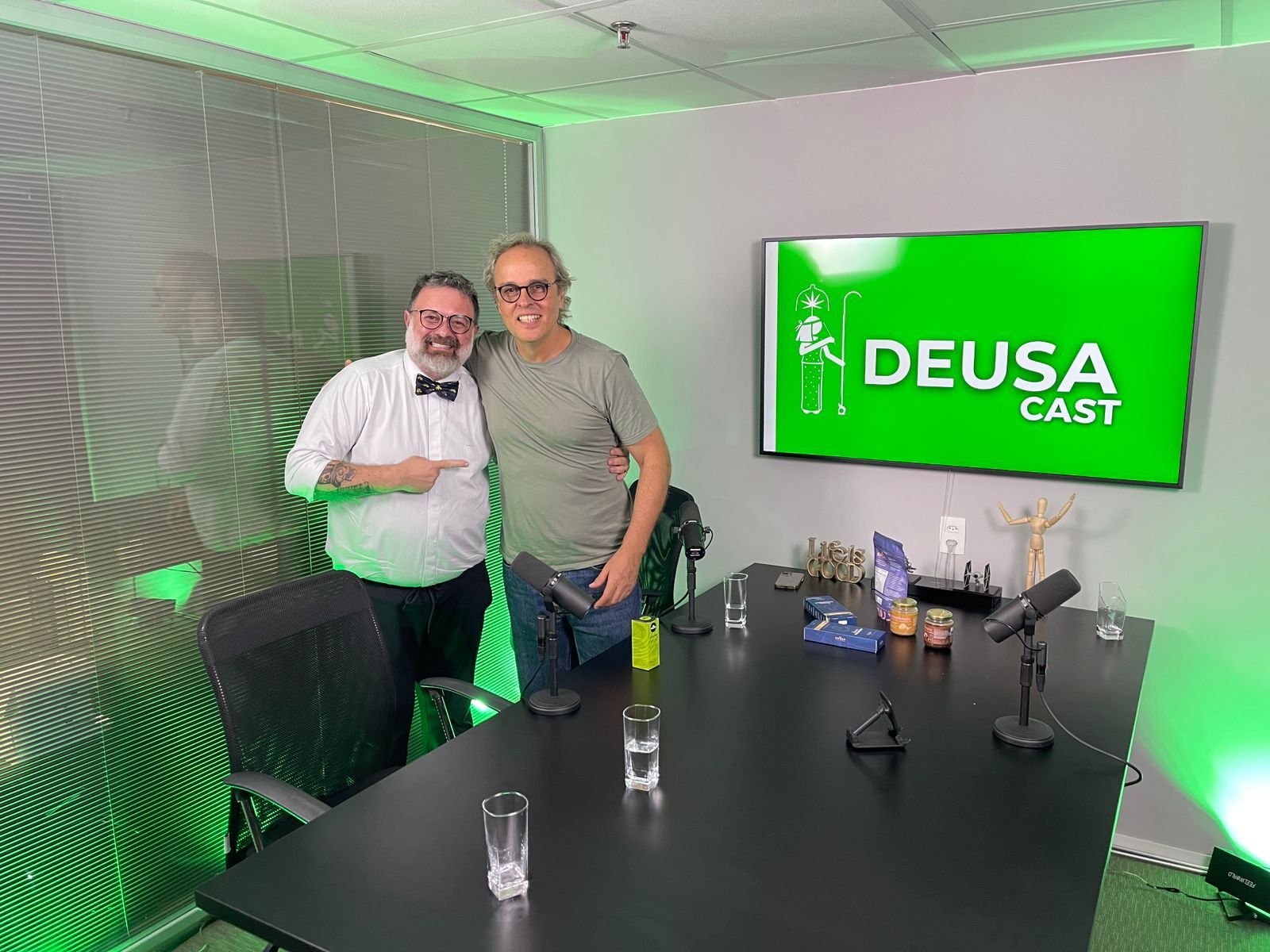 Beto Brant e Pedro Pierro debatem cannabis, ciência e cinema no Deusa Cast