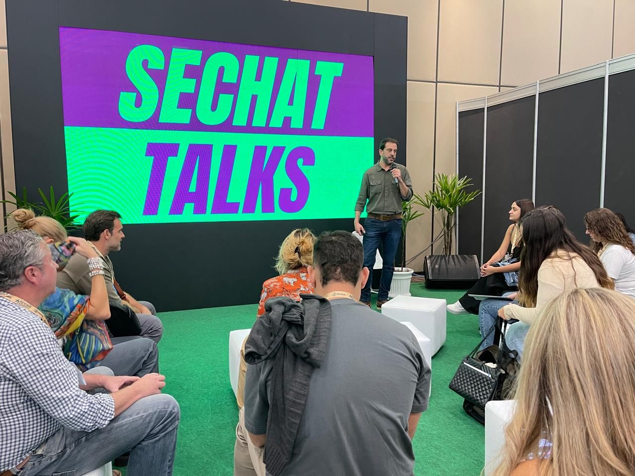 Sechat Talks na Cannabis Fair 2026 com palco interativo e especialistas