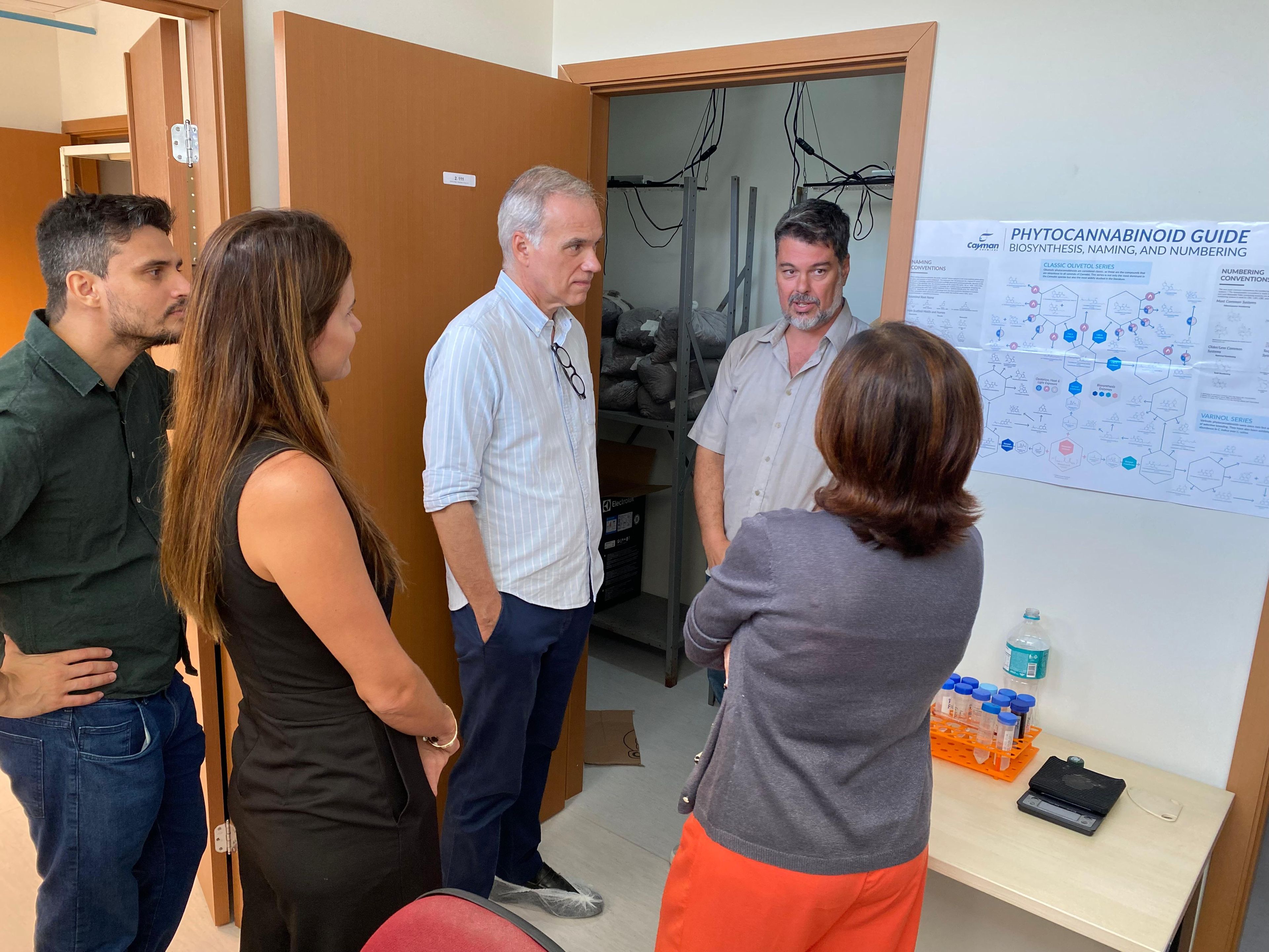 Laboratório do Instituto do Cérebro da UFRN inicia cultivo controlado de cannabis autorizado pela Anvisa para pesquisa científica