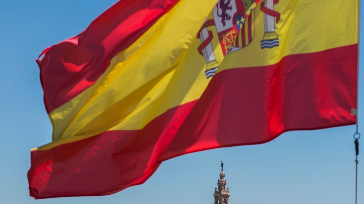Espanha amplia lista de substâncias sob vigilância sanitária e reforça regulação no país europeu | CanvaPro
