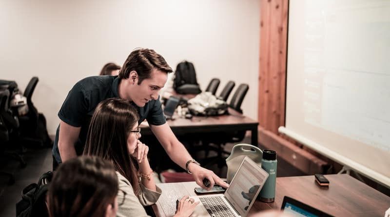 Empresa disponibiliza cursos para fomentar o mercado de trabalho canábico