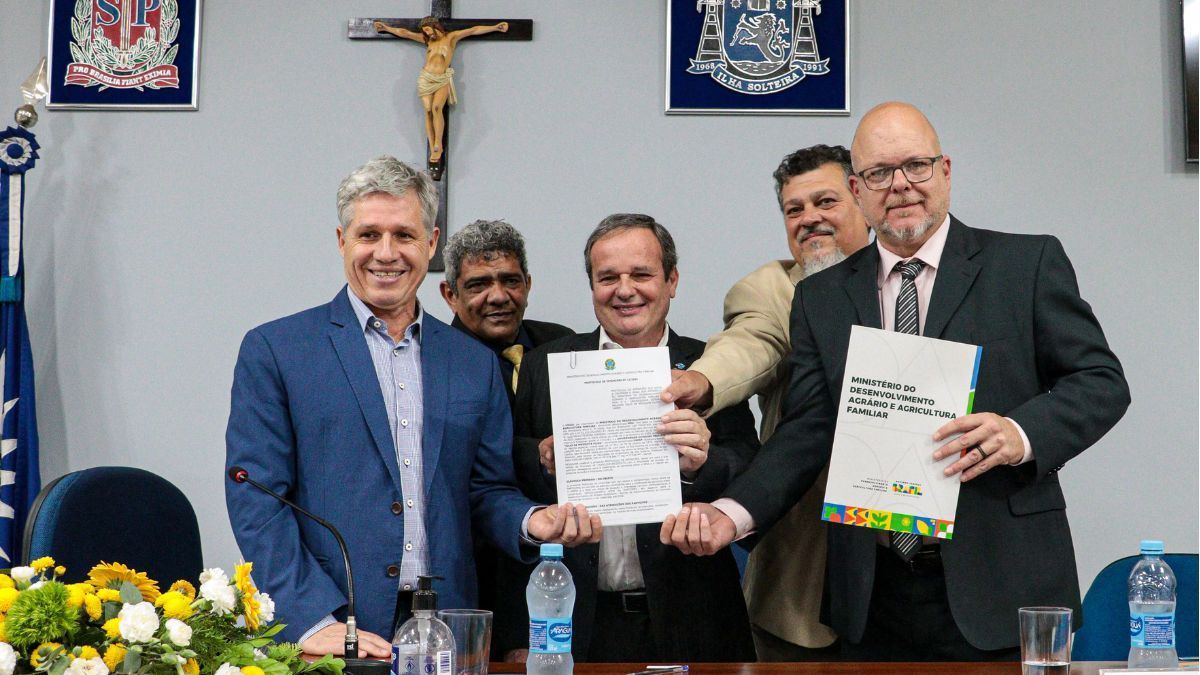 Ministério do Desenvolvimento Agrário e Unesp firmam parceria para pesquisar cannabis medicinal em São Paulo