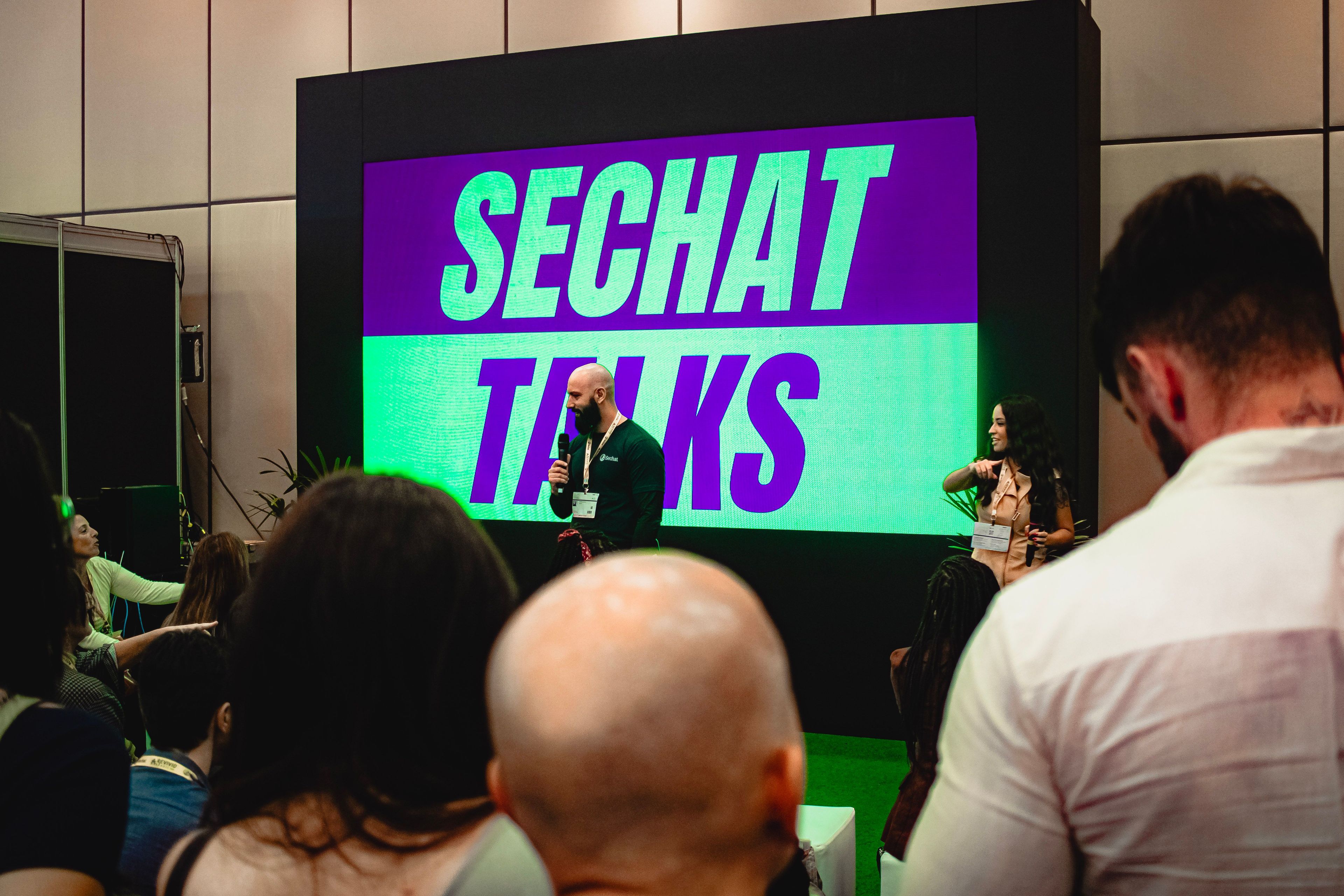 Palestras do Sechat Talks durante a Cannabis Fair 2026 com especialistas do setor de cannabis