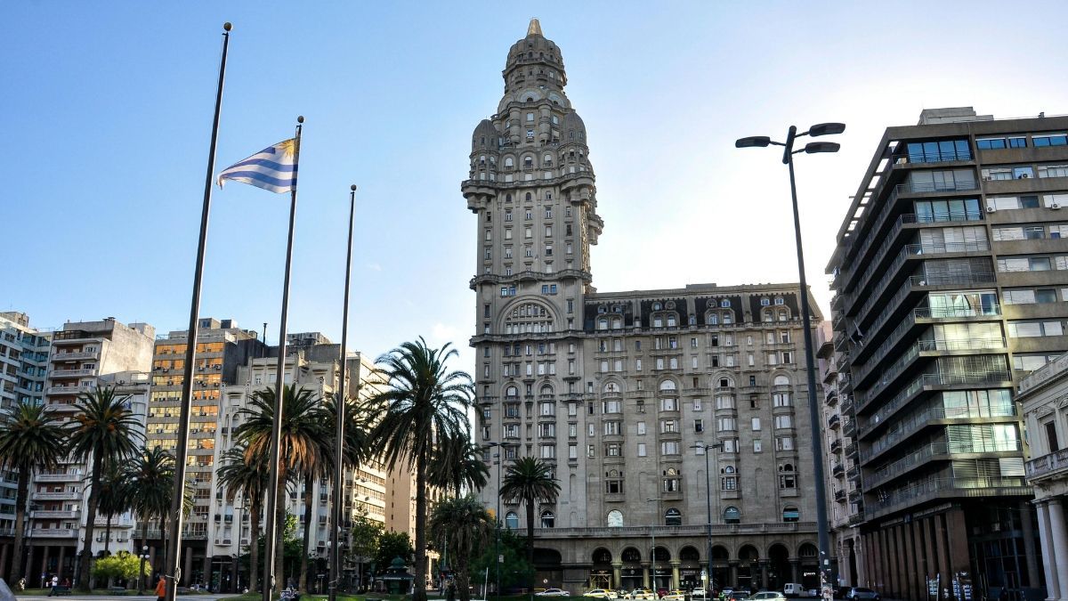 Uruguai estuda liberar venda de cannabis para turistas e não residentes para combater mercado ilegal